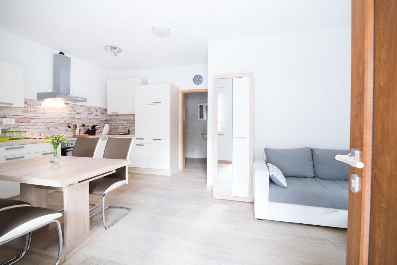 House Dormica Apartment Trenta Ruang foto